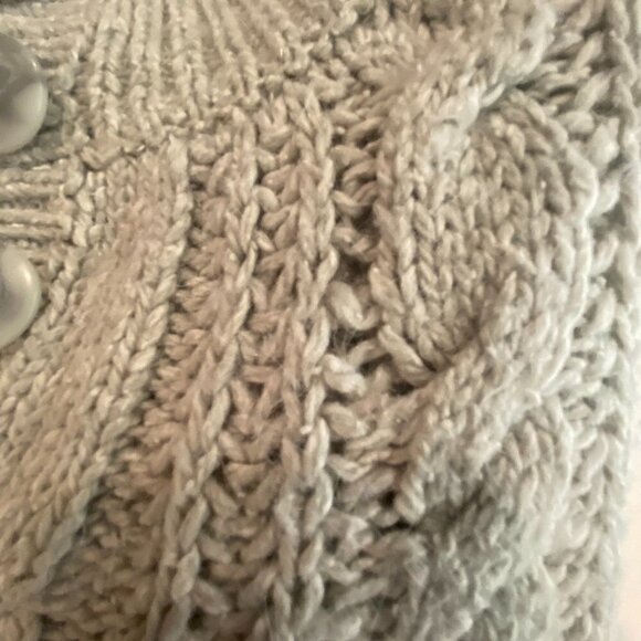 B Moss Cable Knit Light Gray Sweater Size Medium - Picture 8 of 8